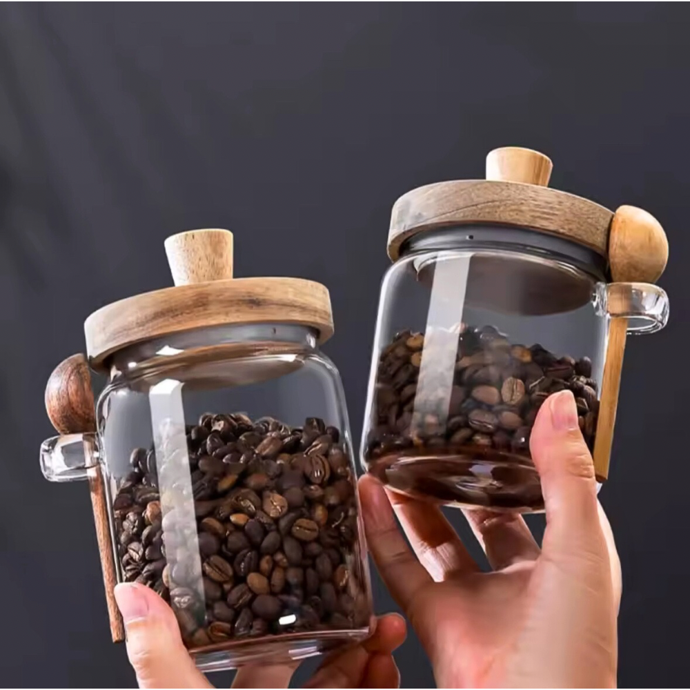 Oppbevaringskrukke i glass med trelokk og skje – 400 ml / 600 ml / 900 ml